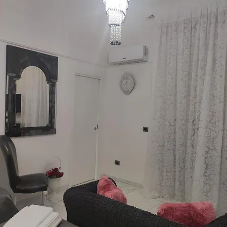 La Casa Di Titina شقة
