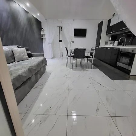 La Casa Di Titina 아파트 *